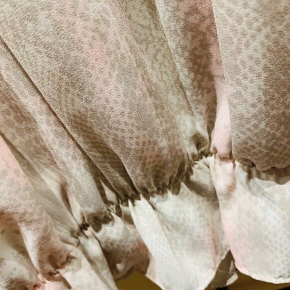 Violet + Claire white pink snake print Off shoulder blouse size Small - Picture 5 of 6